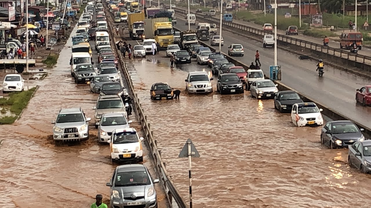 Flash floods hit Ofankor-Taifa Junction stretch after Sunday’s rain