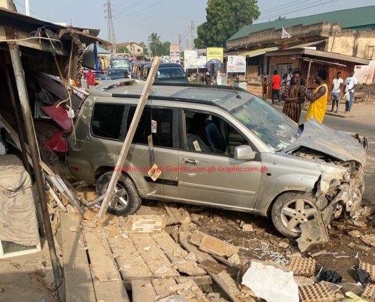 3 people injured in an accident at Sowutuom last stop