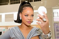 Rihanna Expands Billion-Dollar Empire Into The Weave & Hair Product Business With ‘FENTYHAIR