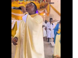 A Catholic priest has apologized for singing King Paluta’s “Aseda” song during Mass