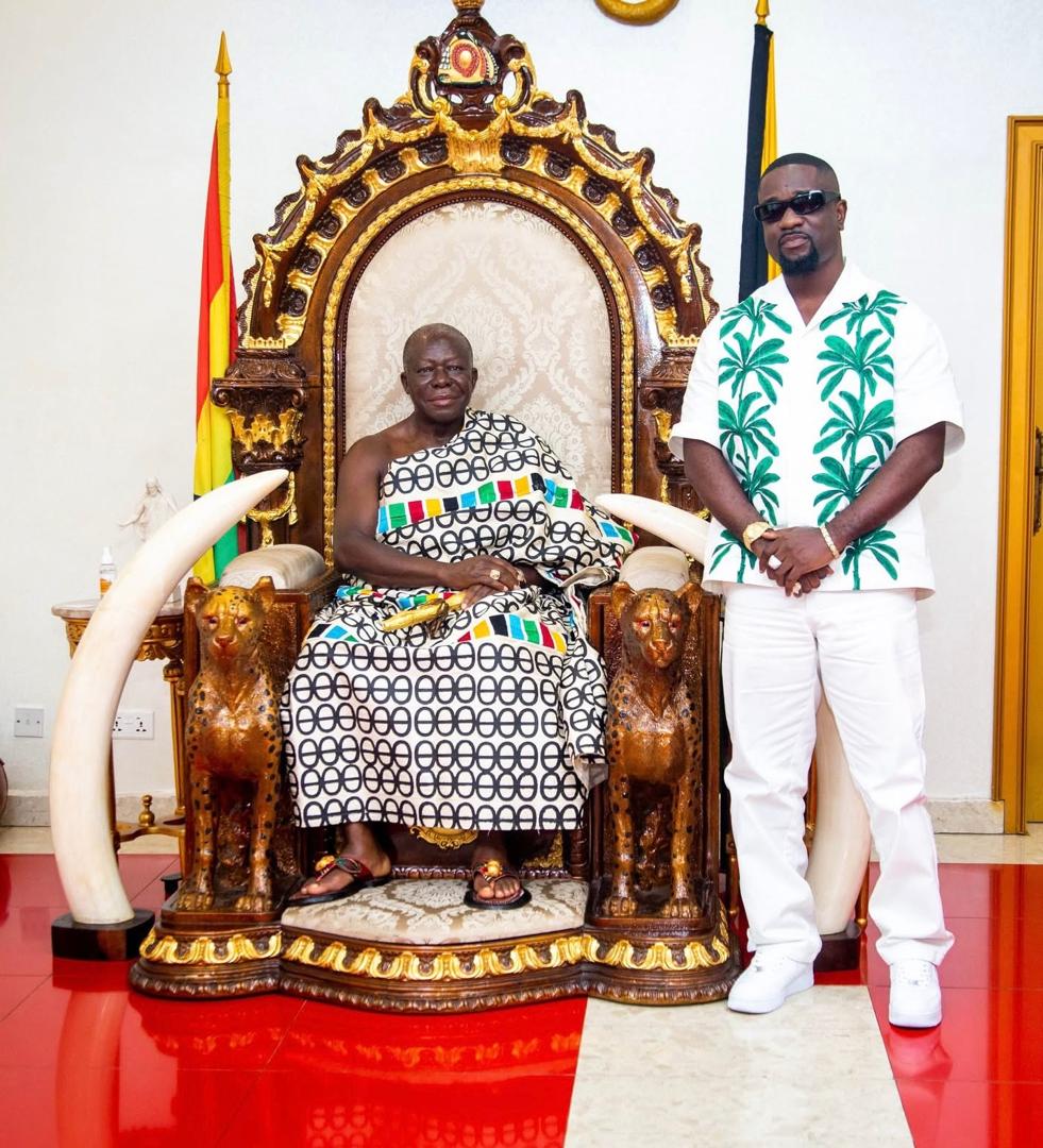 Asantehene throws support behind Sarkodie’s 2025 Rapperholic Concert in Kumasi.